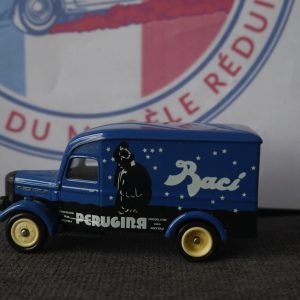 Camionnette Reo Delivery van 1/64