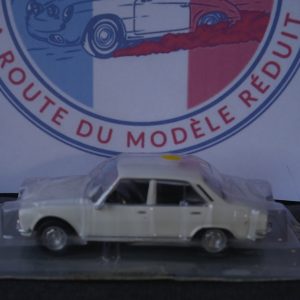 Peugeot 504 blanche