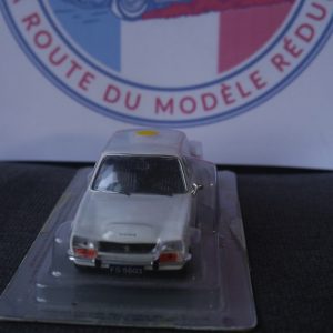 Peugeot 504 blanche