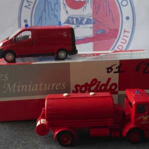 Renault trafic  et camion  mercedes solido pompier 1/50