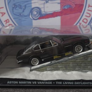 Aston Martin V8 vantage 1/43