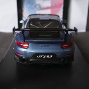 Porsche 911 gt2 rs GT SPIRIT 1/18