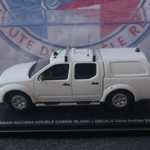 Nissan Navara double cabine blanc+ Decals Gendarmerie