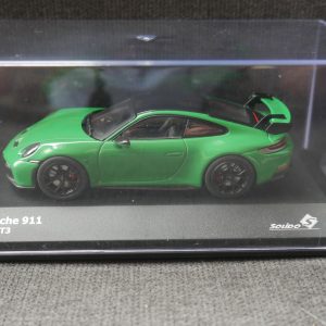 Porsche 992 GT3 python green 1/43 solido 1/43